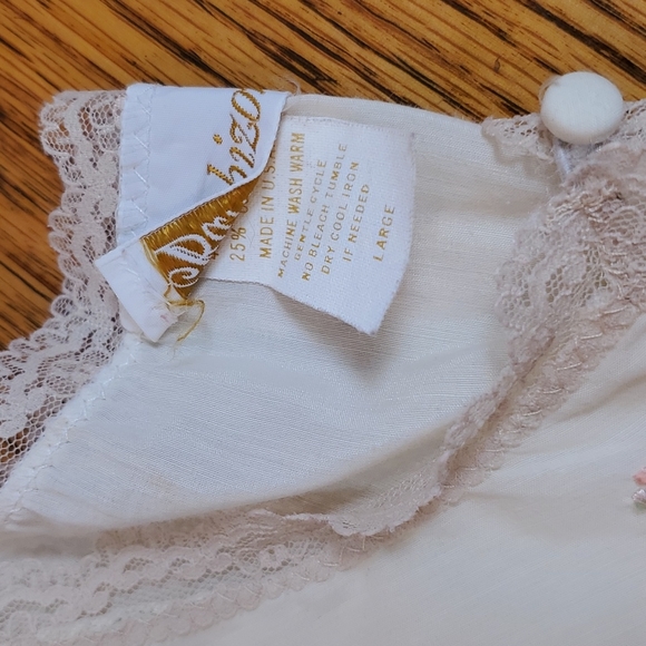 Vtg L Lace Summer Nightgown Made in the USA - Picture 7 of 7